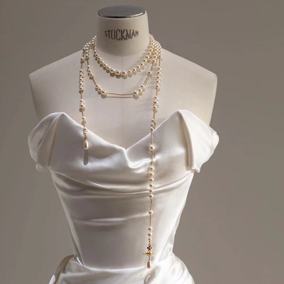 Vivienne Westwood Jewelry - AUTH-Vivienne Westwood Broken pearl necklace Silver